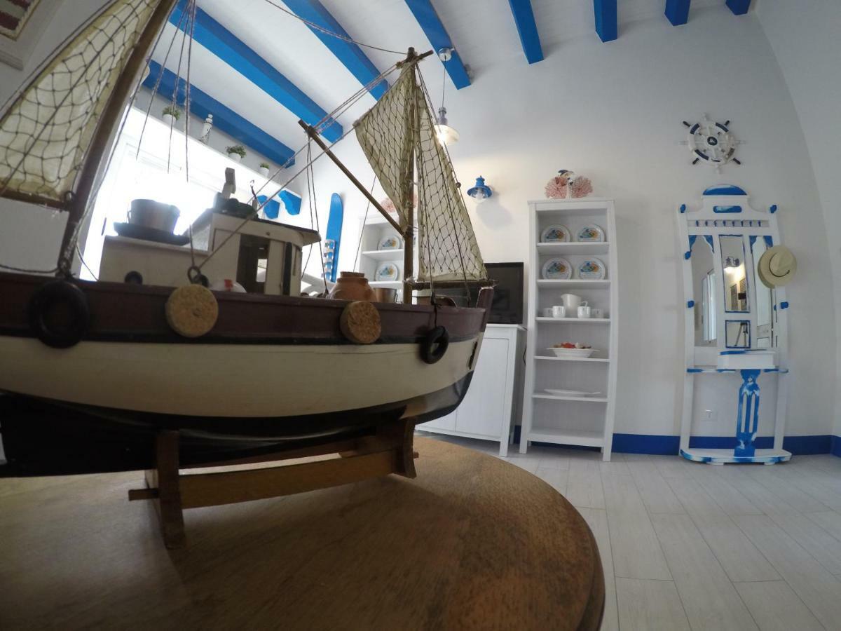 הוילה אוגוסטה La Casa In Riva Al Mare מראה חיצוני תמונה